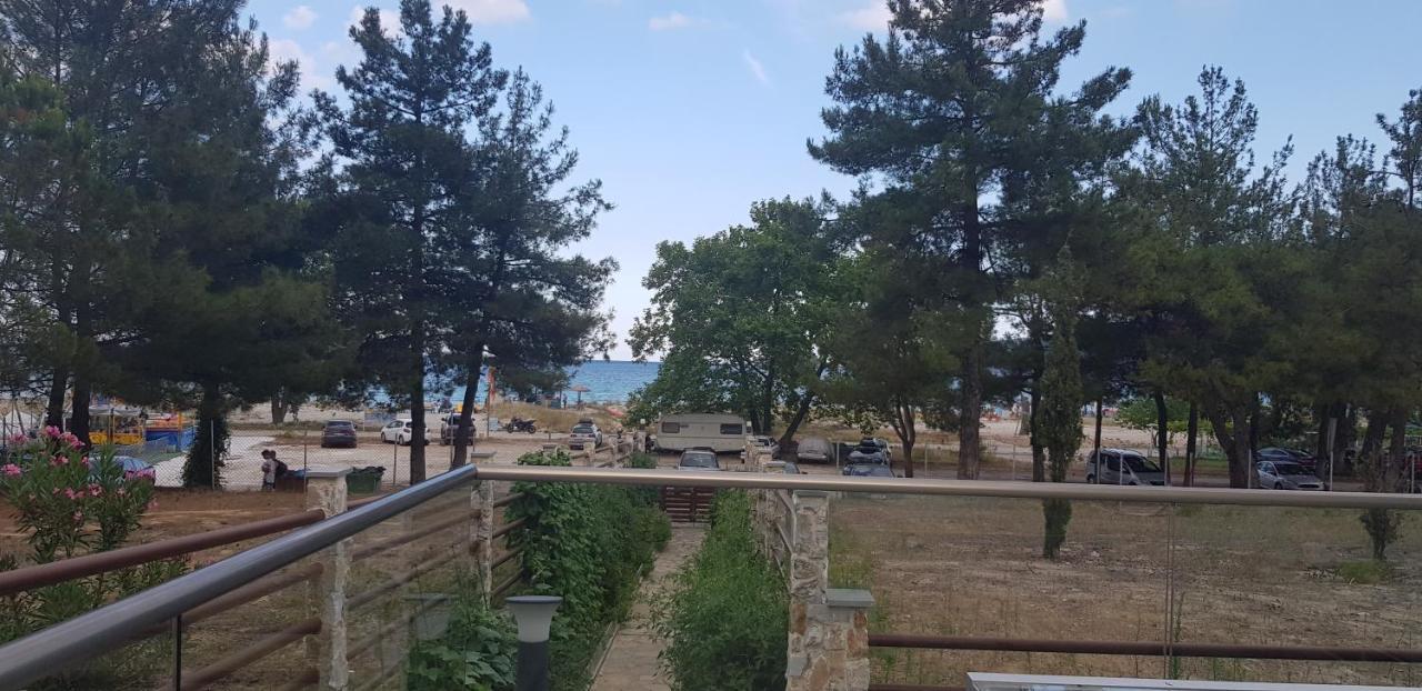 Hatzoudis Luxury Suites Chrisi Ammoudia Esterno foto