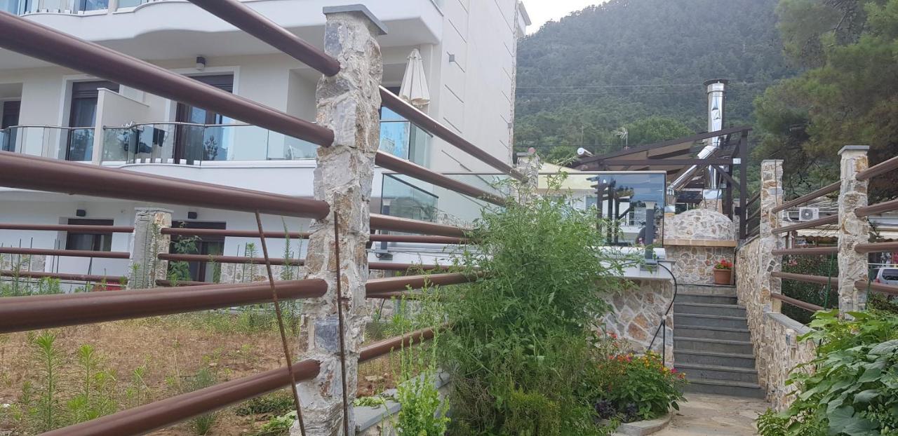 Hatzoudis Luxury Suites Chrisi Ammoudia Esterno foto