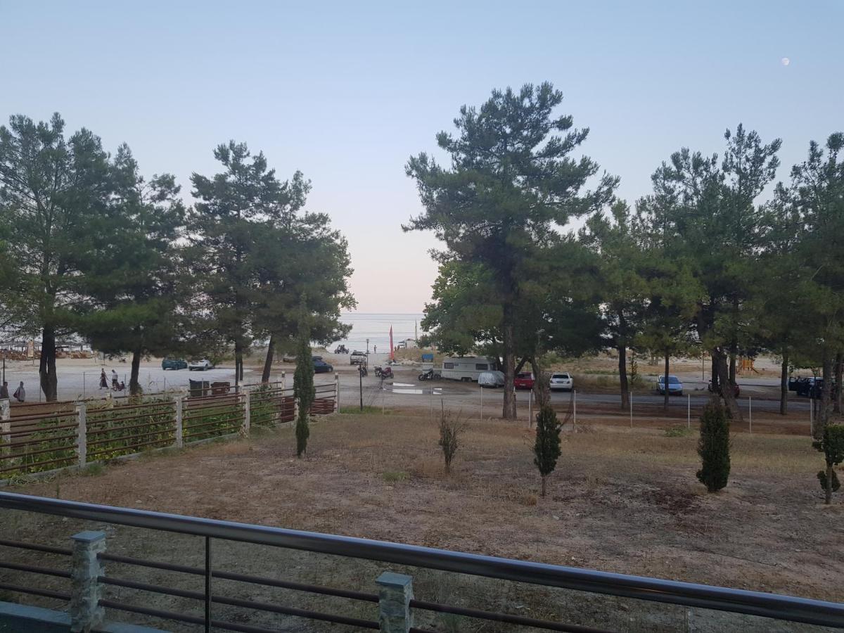 Hatzoudis Luxury Suites Chrisi Ammoudia Esterno foto