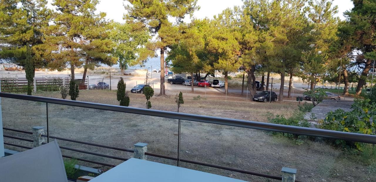 Hatzoudis Luxury Suites Chrisi Ammoudia Esterno foto