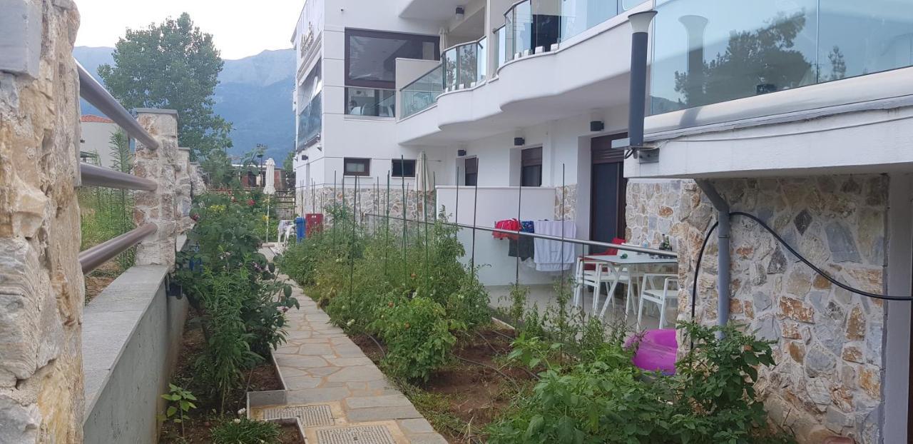 Hatzoudis Luxury Suites Chrisi Ammoudia Esterno foto