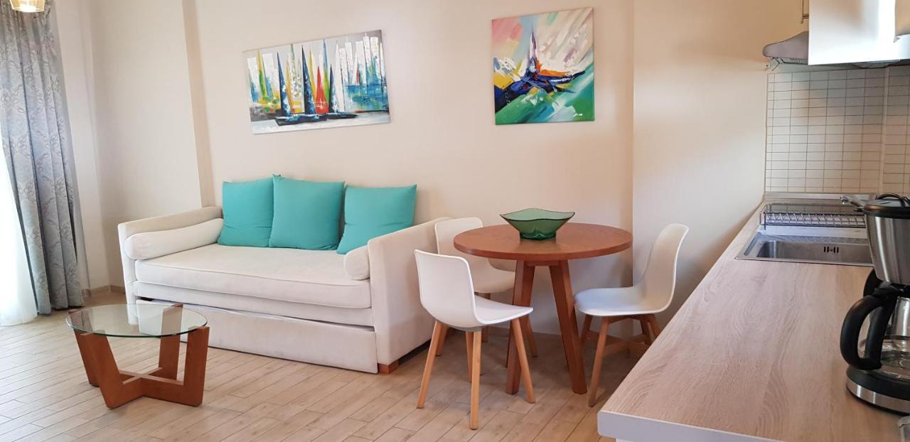 Hatzoudis Luxury Suites Chrisi Ammoudia Esterno foto