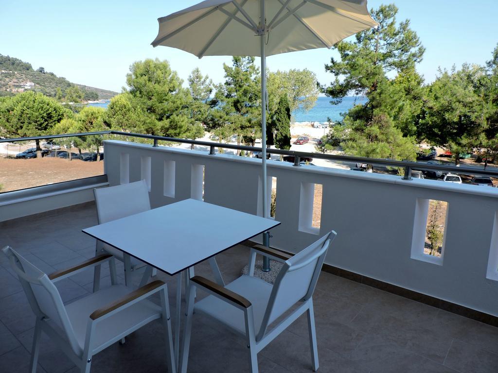 Hatzoudis Luxury Suites Chrisi Ammoudia Esterno foto