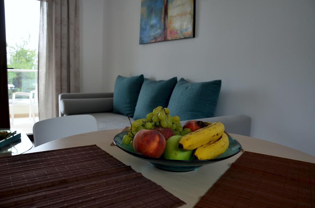 Hatzoudis Luxury Suites Chrisi Ammoudia Esterno foto