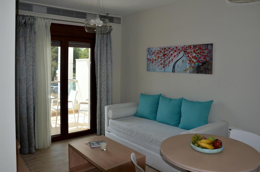 Hatzoudis Luxury Suites Chrisi Ammoudia Esterno foto