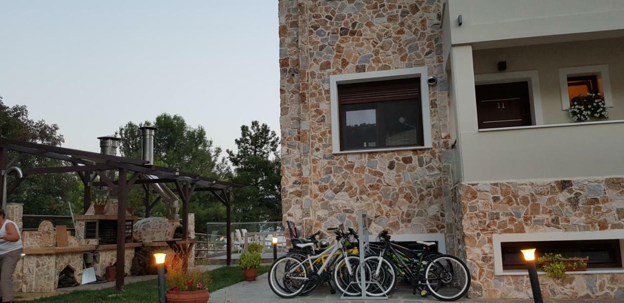 Hatzoudis Luxury Suites Chrisi Ammoudia Esterno foto