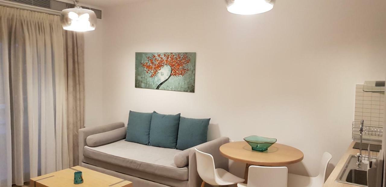 Hatzoudis Luxury Suites Chrisi Ammoudia Esterno foto