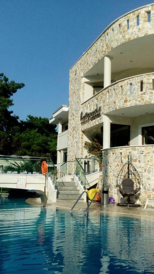 Hatzoudis Luxury Suites Chrisi Ammoudia Esterno foto